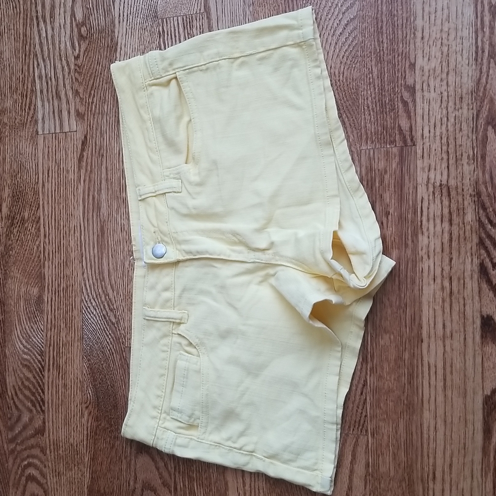 (30W) 2.1 Denim Yellow Summer Vacation Beach Cotton Blend Jean Shorts